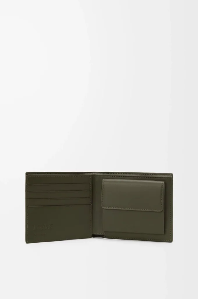 Portamonete bifold Puzzle in classica pelle di vitello Dark Khaki Portamonete bifold Puzzle in classica pelle di vitello Dark Khaki