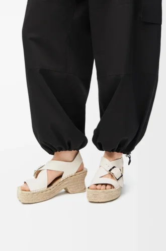 Sandalo con plateau in espadrille a petalo in morbida pelle di vitello    Bianco