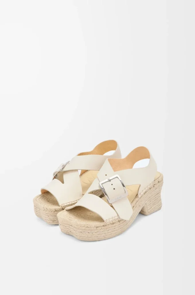 Sandalo con plateau in espadrille a petalo in morbida pelle di vitello Bianco Sandalo con plateau in espadrille a petalo in morbida pelle di vitello Bianco