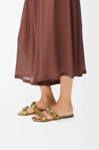 Sandalo Petal Flower in pelle di vitello e cristalli Oro