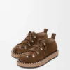 Scarpa stringata con rivetti in pelle di vitello scamosciata Marrone