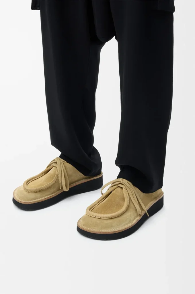 Scarpa stringata Faro in pelle di vitello scamosciata Sahara