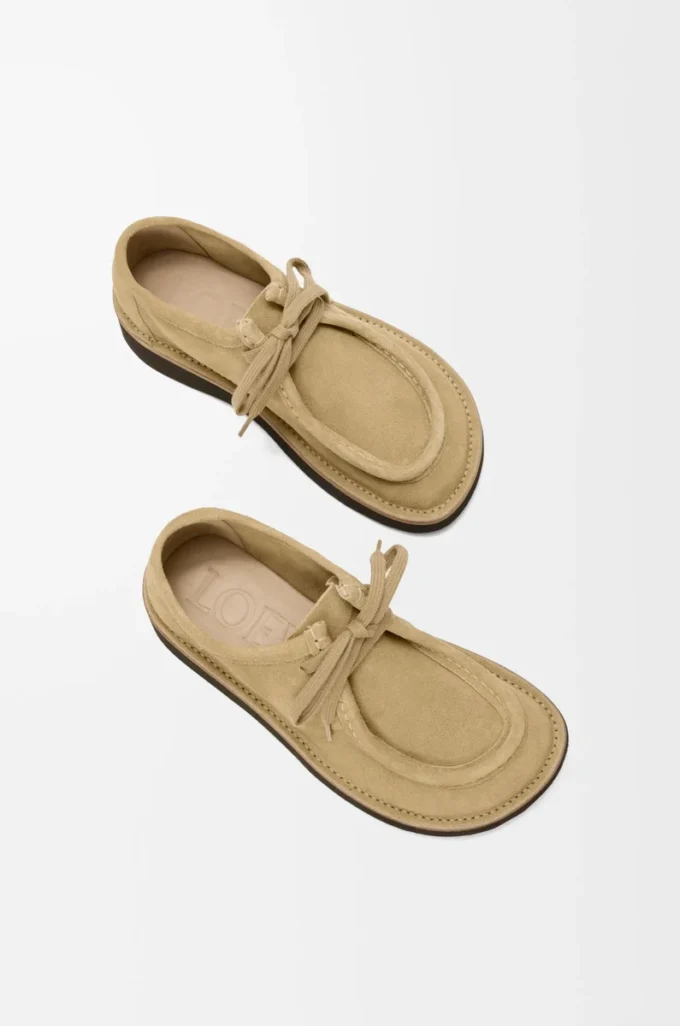 Scarpa stringata Faro in pelle di vitello scamosciata Sahara