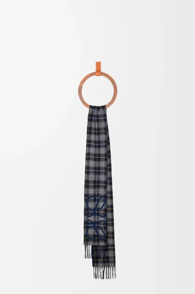 Sciarpa Anagram in seta e cashmere Blu navy/Antracite/Blu navy Sciarpa Anagram in seta e cashmere Blu navy/Antracite/Blu navy