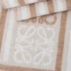 Sciarpa in lana e cashmere beige chiaro Sciarpa in lana e cashmere beige chiaro