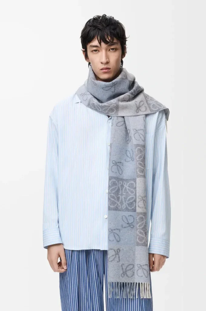 Sciarpa in lana e cashmere blu/bianco