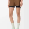 Shorts performanti in tessuto tecnico color caramello