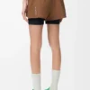 Shorts performanti in tessuto tecnico color caramello