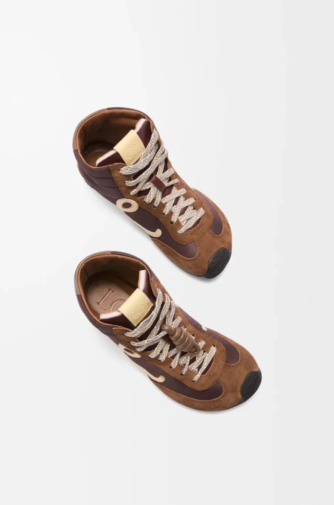 Sneaker alta Ballet Runner 2.0 in nylon e pelle di vitello Marrone/Giallo/Blu Sneaker alta Ballet Runner 2.0 in nylon e pelle di vitello Marrone/Giallo/Blu