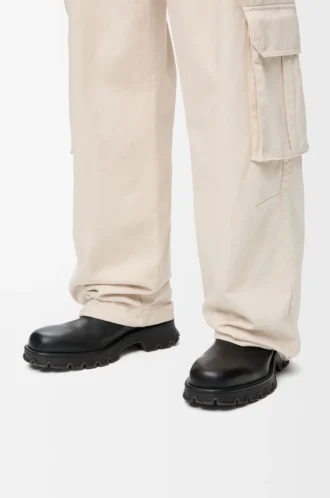 Stivaletto Bobby in pelle di vitello fiore conciata al vegetale nera