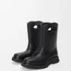Stivaletto Bobby in pelle di vitello fiore conciata al vegetale nera Stivaletto Bobby in pelle di vitello fiore conciata al vegetale nera