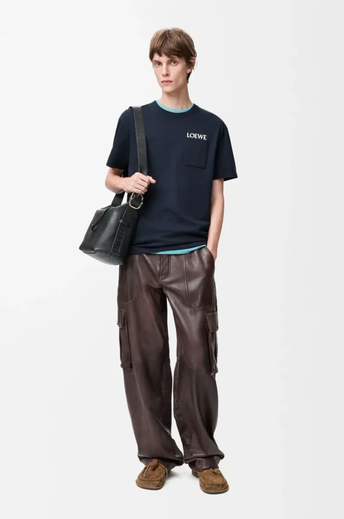 T-shirt dal taglio morbido in cotone blu navy scuro T-shirt dal taglio morbido in cotone blu navy scuro