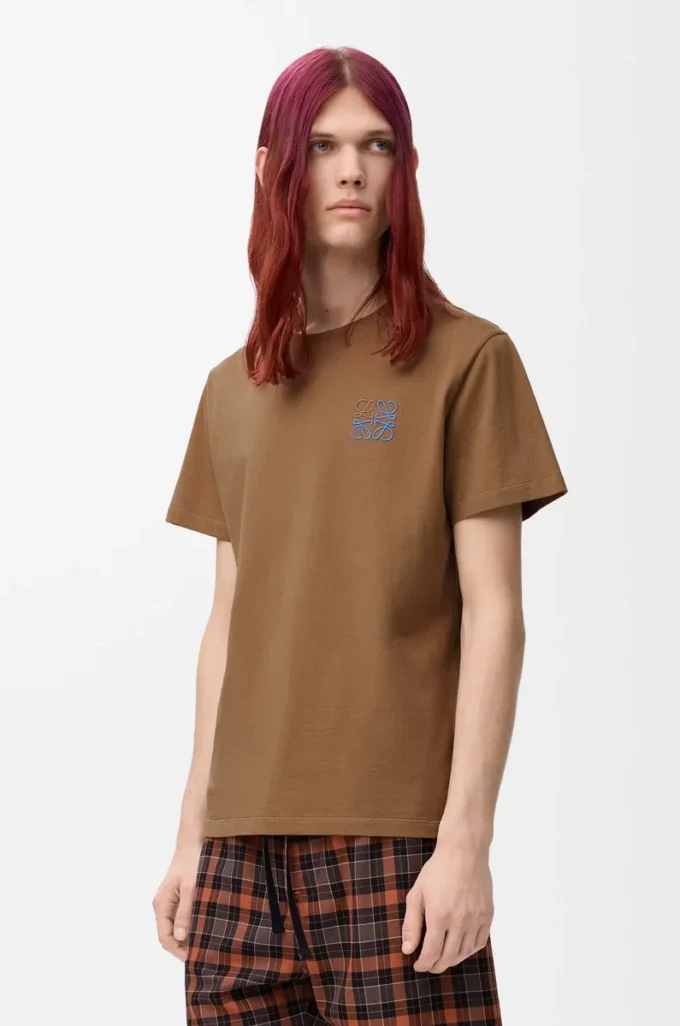 T-shirt dal taglio regolare in cotone color cammello T-shirt dal taglio regolare in cotone color cammello