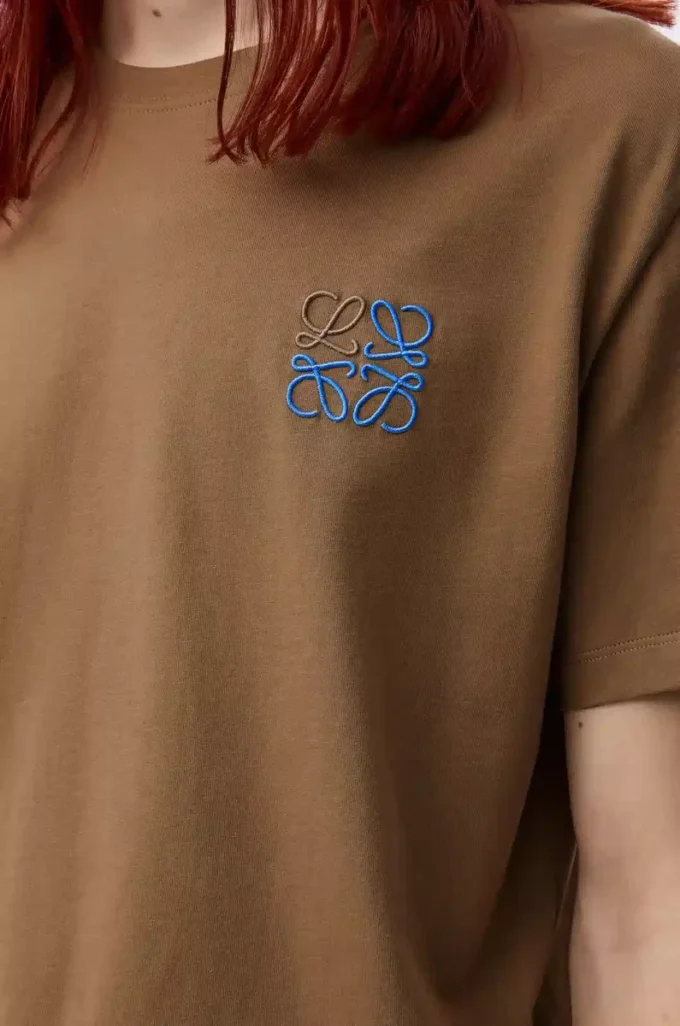 T-shirt dal taglio regolare in cotone color cammello T-shirt dal taglio regolare in cotone color cammello