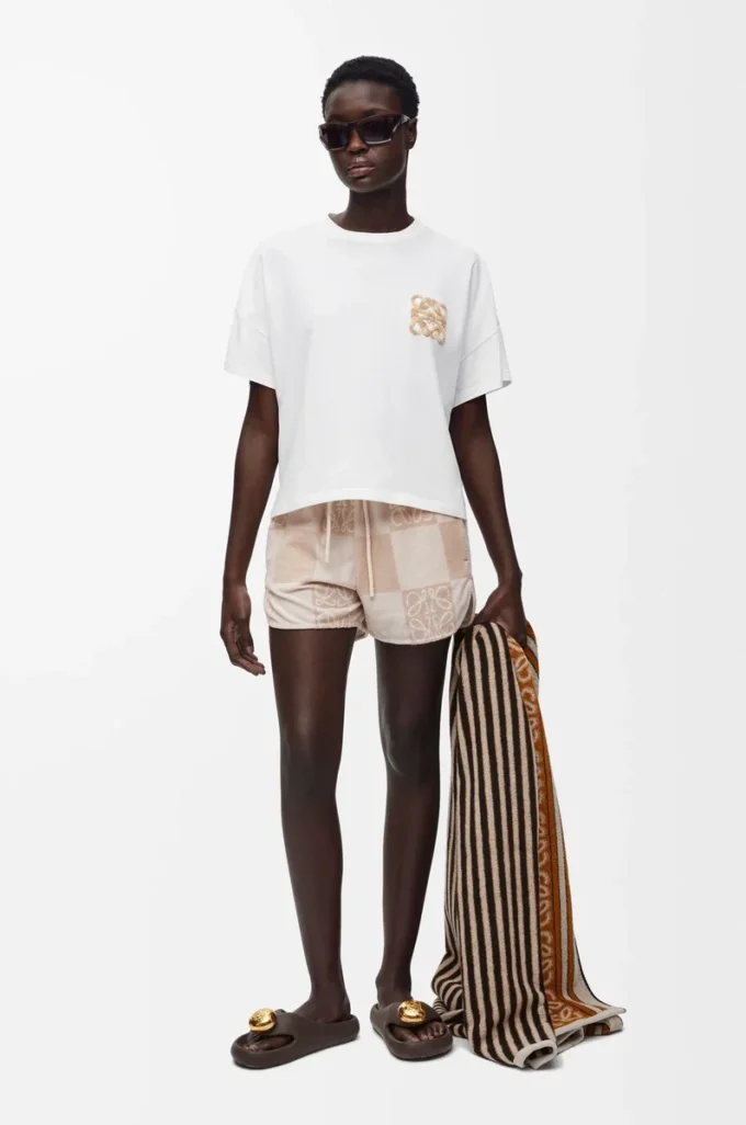 T-shirt dal taglio squadrato in cotone bianco T-shirt dal taglio squadrato in cotone bianco