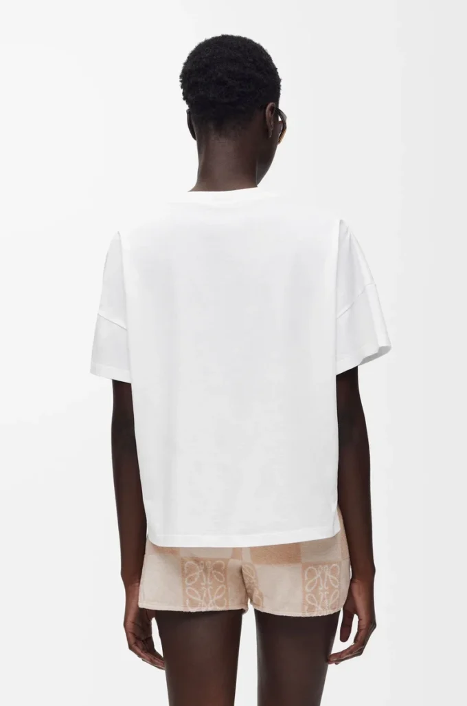T-shirt dal taglio squadrato in cotone bianco T-shirt dal taglio squadrato in cotone bianco