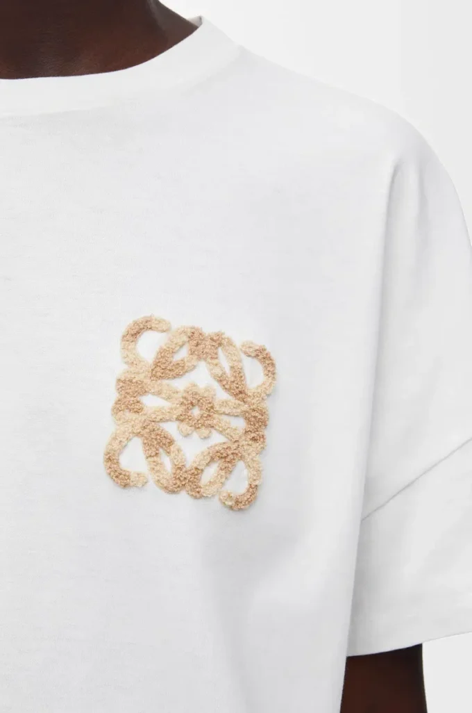 T-shirt dal taglio squadrato in cotone bianco T-shirt dal taglio squadrato in cotone bianco