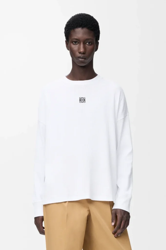 T-shirt oversize a maniche lunghe in cotone bianco T-shirt oversize a maniche lunghe in cotone bianco