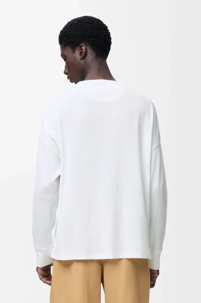 T-shirt oversize a maniche lunghe in cotone bianco T-shirt oversize a maniche lunghe in cotone bianco