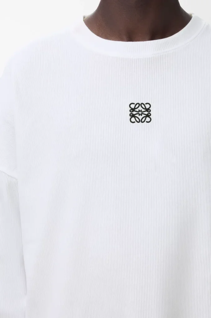 T-shirt oversize a maniche lunghe in cotone bianco T-shirt oversize a maniche lunghe in cotone bianco