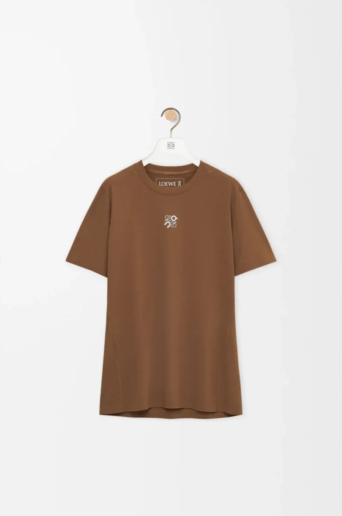 T-shirt sportiva in jersey tecnico color caramello T-shirt sportiva in jersey tecnico color caramello