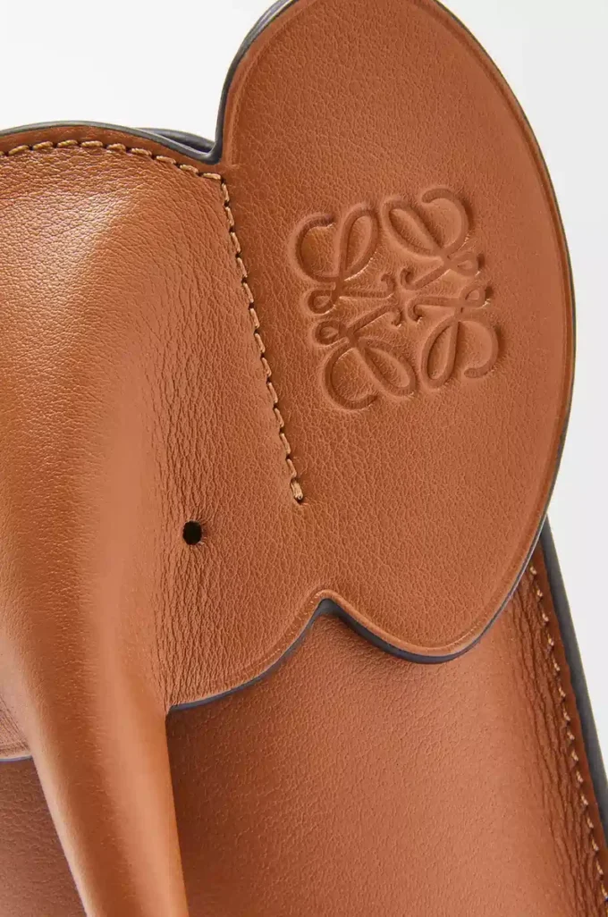 Tasca Elephant in pelle di vitello classica Tan