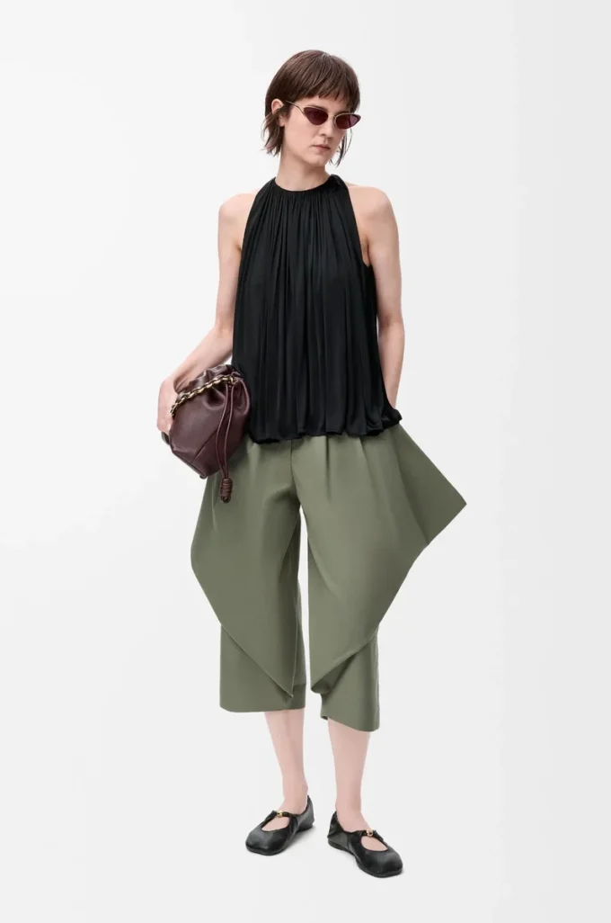 Top con scollo all’americana in viscosa Nero