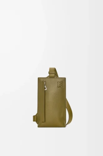 Vertical T Pocket in morbida pelle di vitello martellata Olive