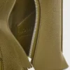 Vertical T Pocket in morbida pelle di vitello martellata Olive Vertical T Pocket in morbida pelle di vitello martellata Olive